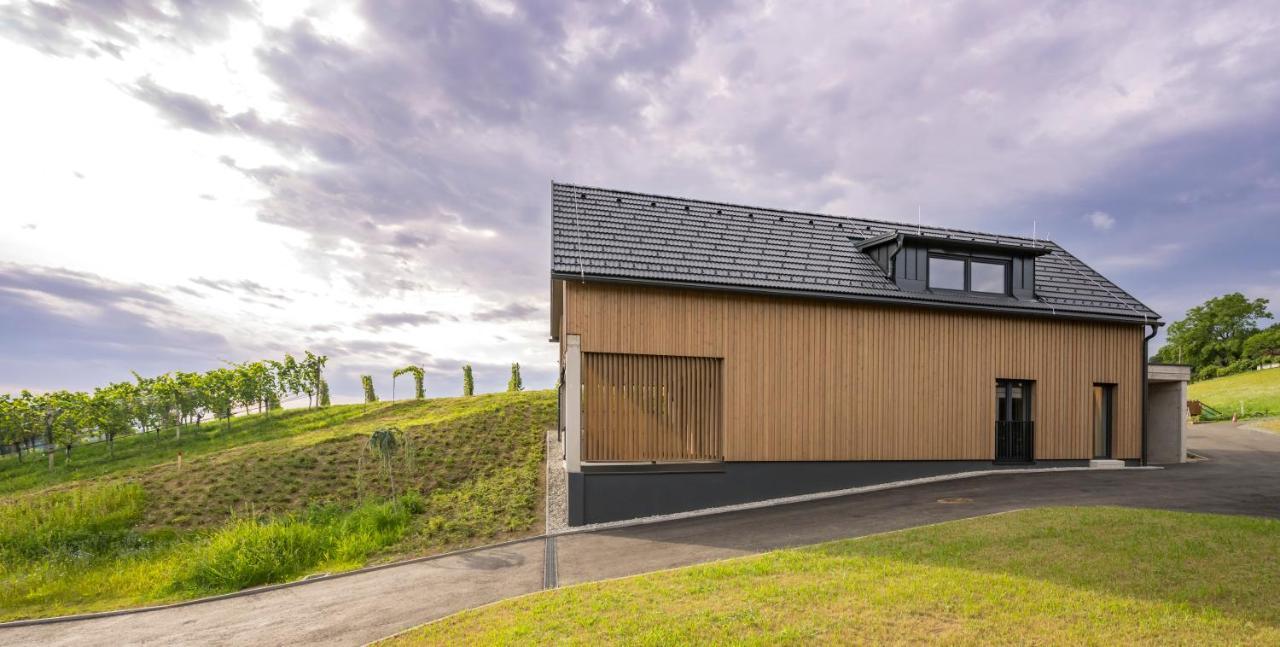 Weinzeit Chalets Gamlitz Exterior photo